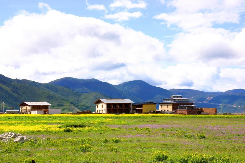 Shangri-La Lao Shay Youth Hostel Exterior photo